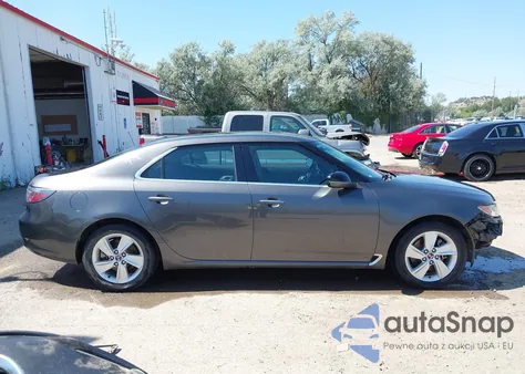 2011 Saab 9-5 Turbo4/Turbo4 Premium z USA, uszkodzony, nr VIN YS3GN4AR1B4003658